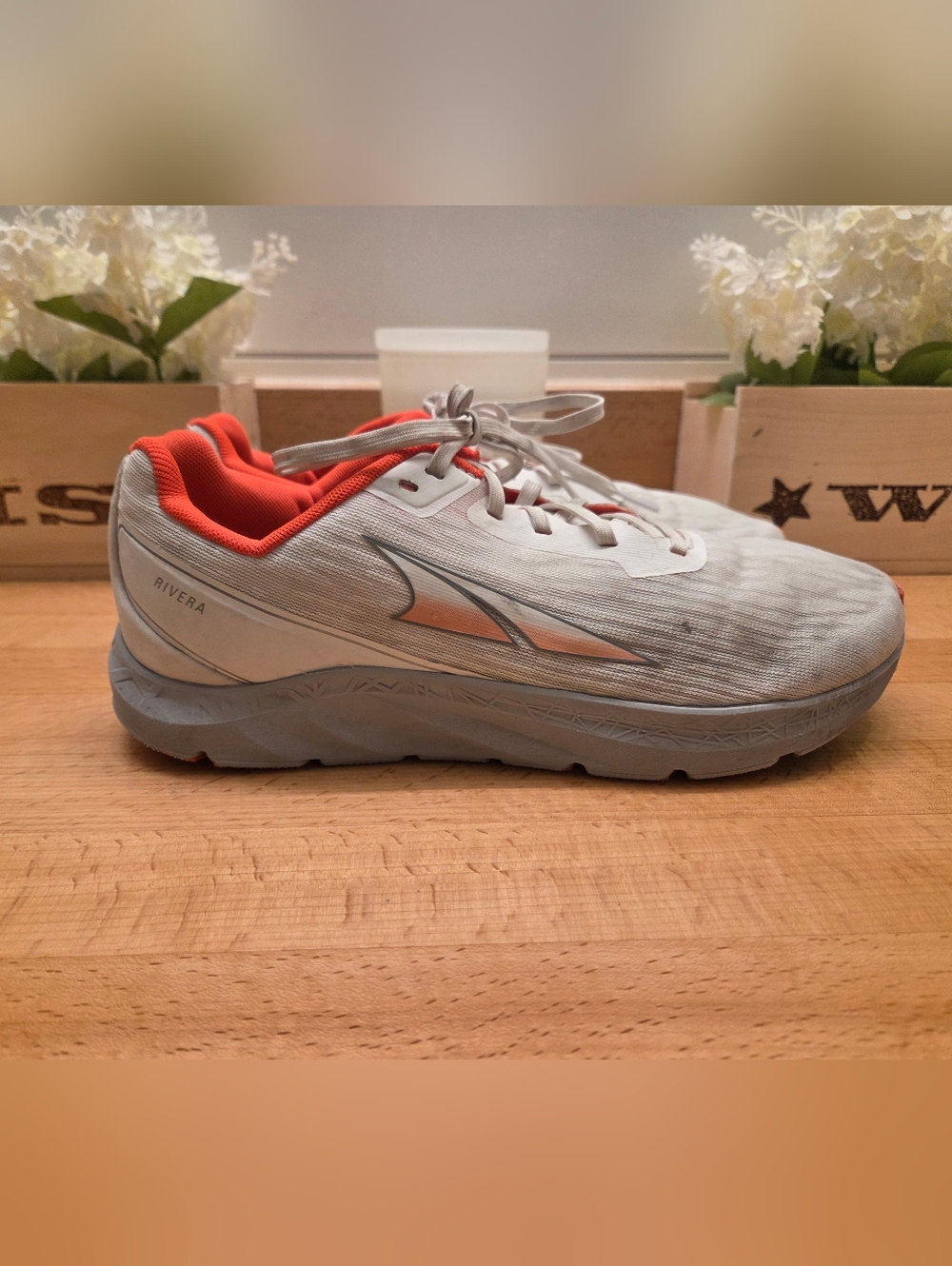 Altra Rivera Road Running Shoes White/Coral Womens Size 10.5